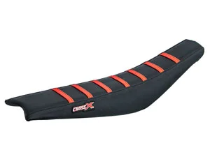 Housse de selle GASGAS EC-ECF 2007-2011 TOP BLACK- SIDE BLACK-STRIPES RED (M810-3BBR) CrossX Kihagyhatatlan ajánlat