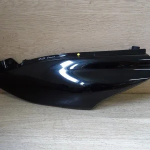 Akció Cache latéral gauche Suzuki XF650 Freewind type JS1AC 1997/2002 (47211-04F0)