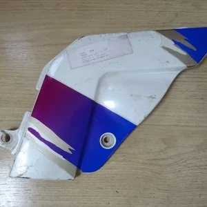 Végkiárusítás Couvre cadre droit Suzuki 750 GSXR type GR7BD 1992/1995 - 1100 GSXR type GU75D 1993/1996 (47511-17E01-R)